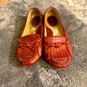 FRYE LEATHER LOAFERS WITH FRINGE